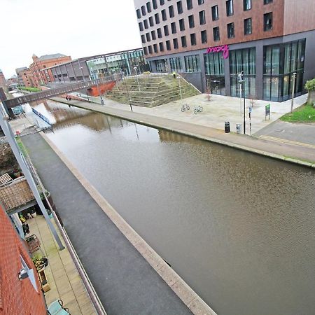 Canal Side Apartment In Chester Esterno foto