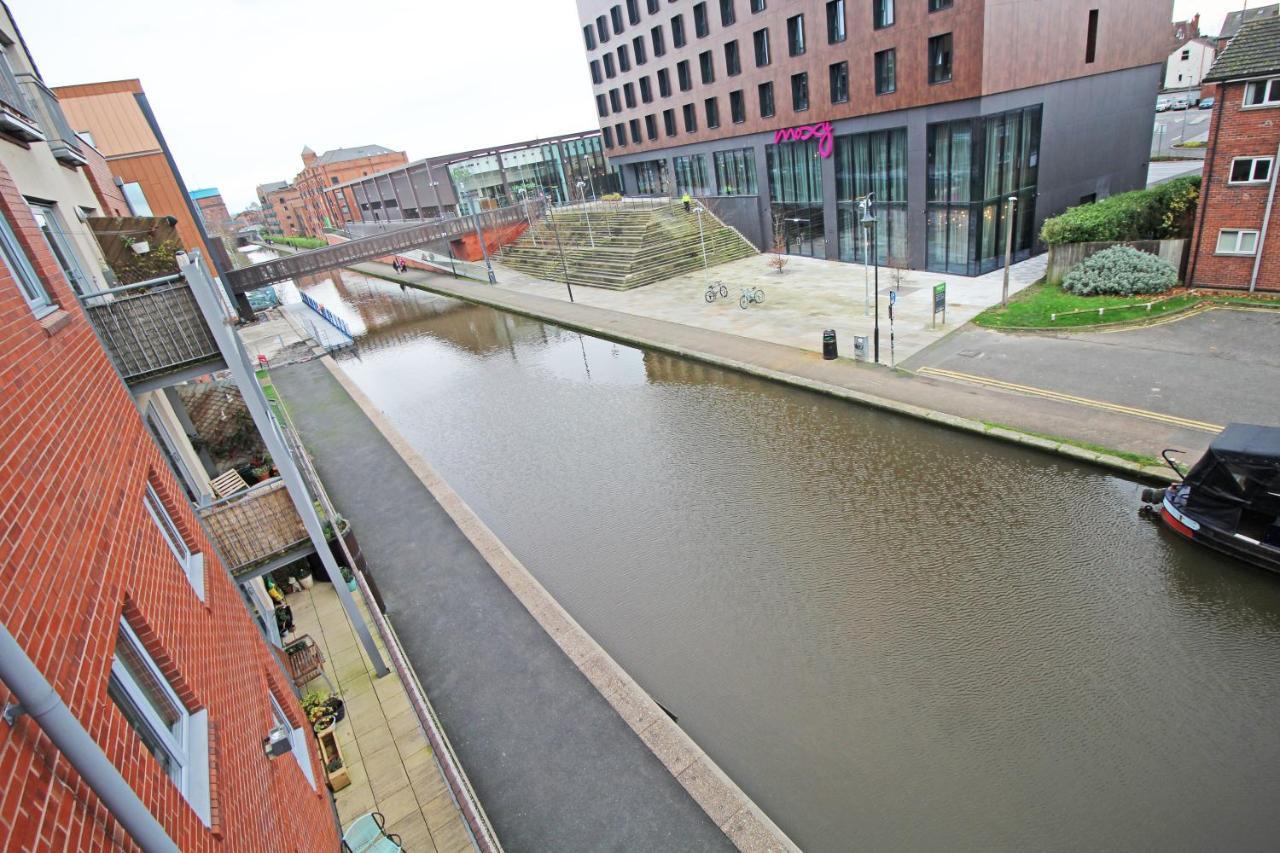 Canal Side Apartment In Chester Esterno foto