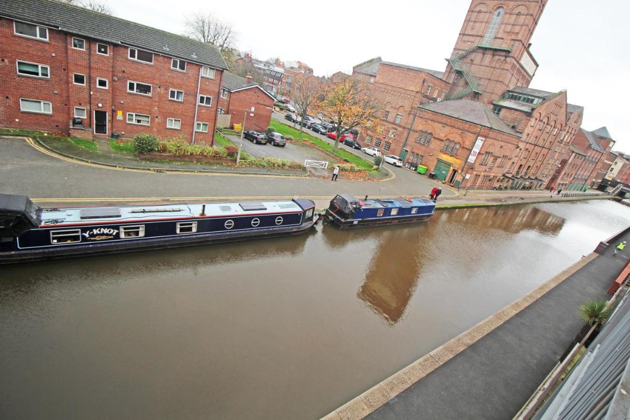 Canal Side Apartment In Chester Esterno foto